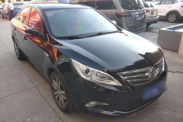 Used CHANGAN Eado 2015 1.6L Manual Luxury Model China V Standard Front Right 45 Deg