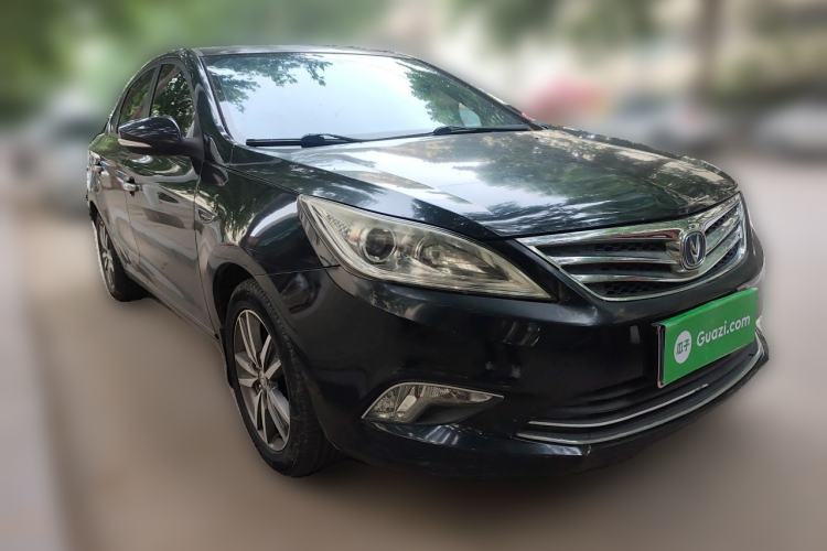 Used CHANGAN Eado 2015 1.6L Manual Luxury Model China IV Standard Front Right 45 Deg