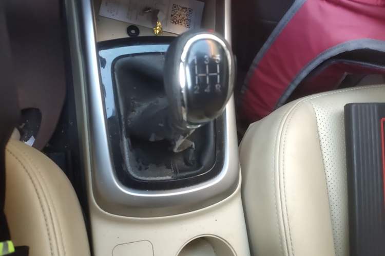 Used CHANGAN Eado 2015 1.6L Manual Luxury Model China V Standard Gear Lever