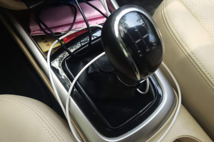 Used CHANGAN Eado 2015 1.6L Manual Luxury Model China IV Standard Gear Lever