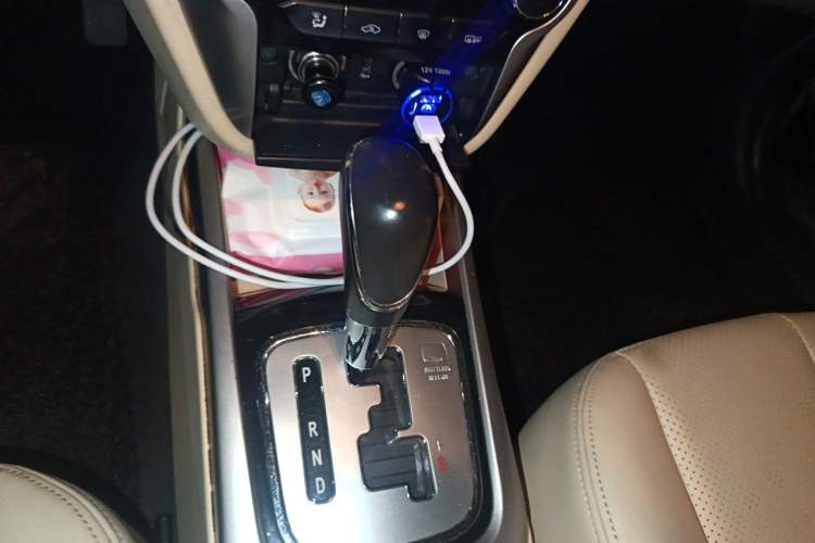 Used CHANGAN Eado 2015 1.6L Automatic Luxury Model Gear Lever