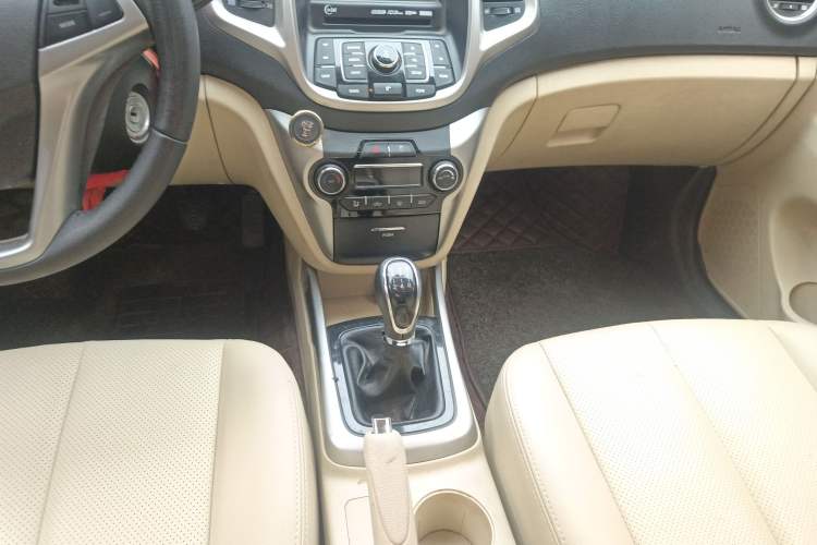 Used CHANGAN Eado 2015 1.6L Manual Luxury Model China V Standard Gear Lever