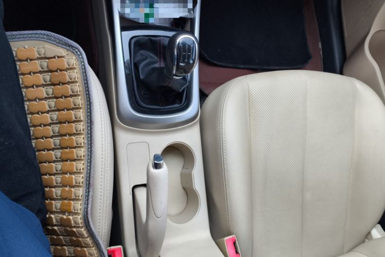 Used CHANGAN Eado 2015 1.6L Manual Luxury Model China V Standard Gear Lever