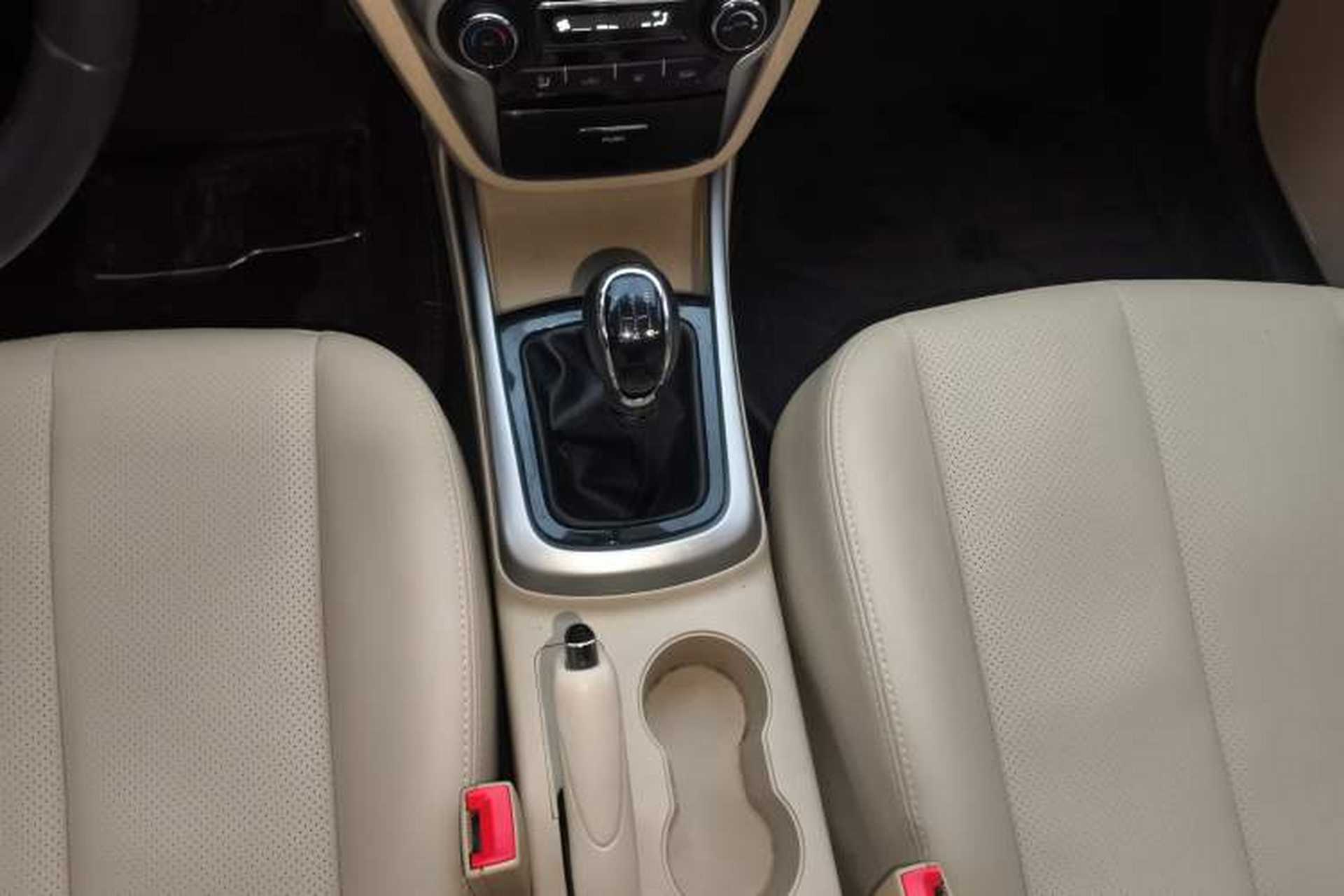 Used CHANGAN Eado 2015 1.6L Manual Luxury Model China V Standard Gear Lever