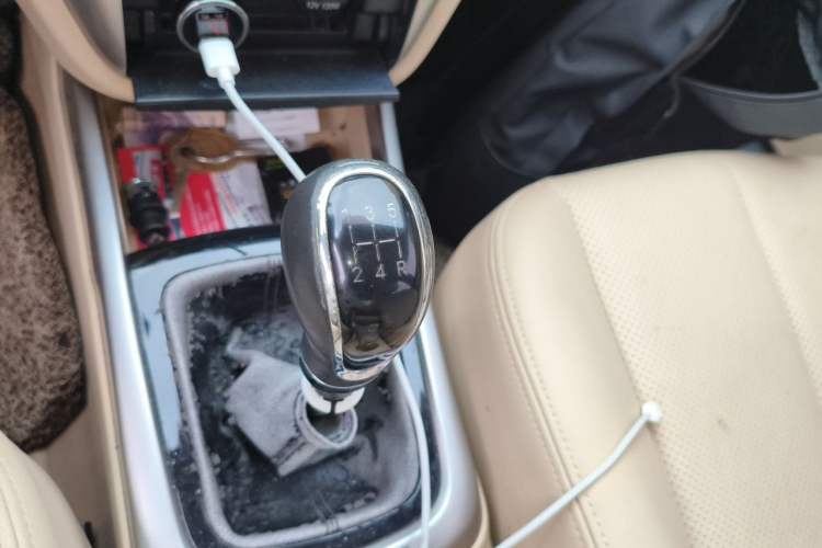 Used CHANGAN Eado 2015 1.6L Manual Luxury Model China IV Standard Gear Lever