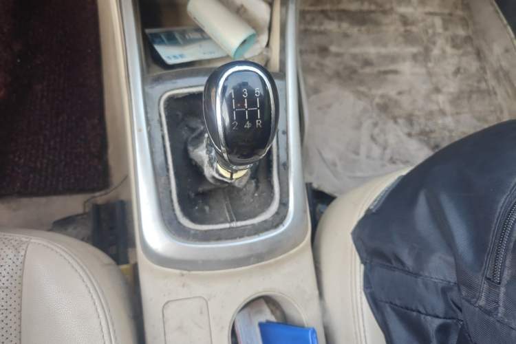 Used CHANGAN Eado 2015 1.6L Manual Luxury Model China IV Standard Gear Lever