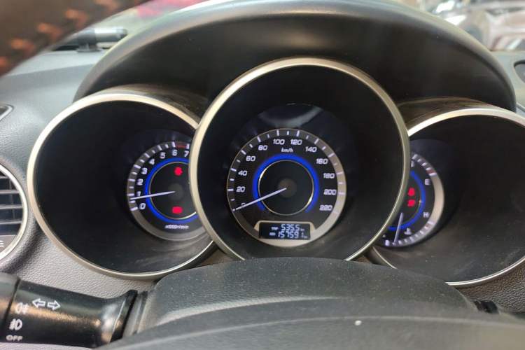 Used CHANGAN Eado 2015 1.6L Manual Luxury Model China IV Standard Instrument Cluster