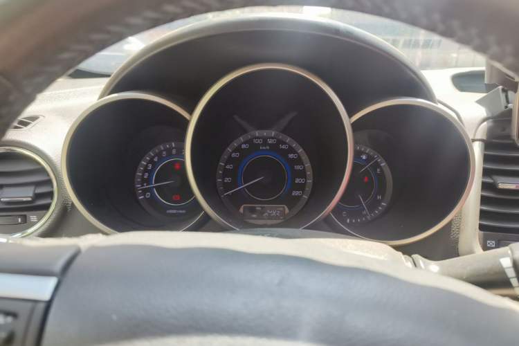 Used CHANGAN Eado 2015 1.6L Manual Luxury Model China IV Standard Instrument Cluster