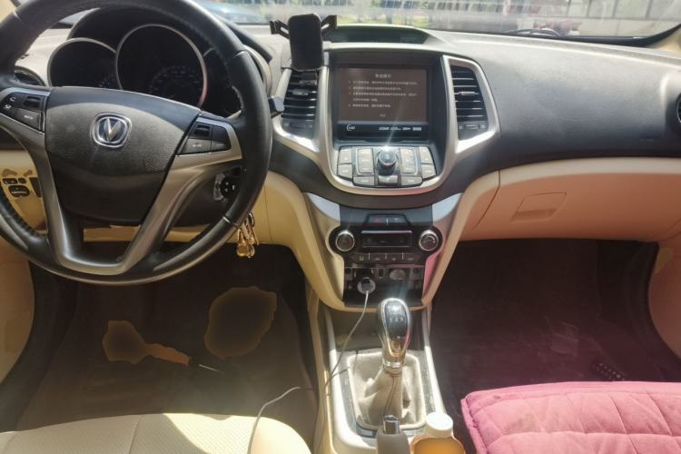Used CHANGAN Eado 2015 1.6L Manual Luxury Model China IV Standard Interior 2