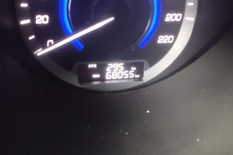 Used CHANGAN Eado 2015 1.6L Manual Luxury Model China V Standard Odometer Close Up