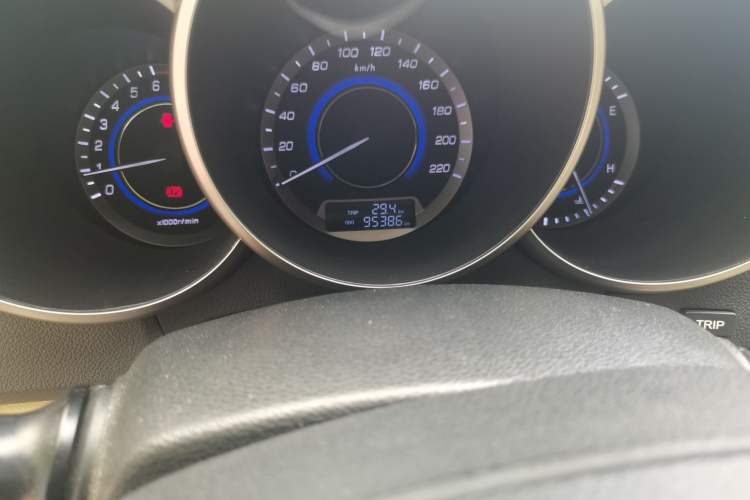 Used CHANGAN Eado 2015 1.6L Manual Luxury Model China IV Standard Odometer Close Up