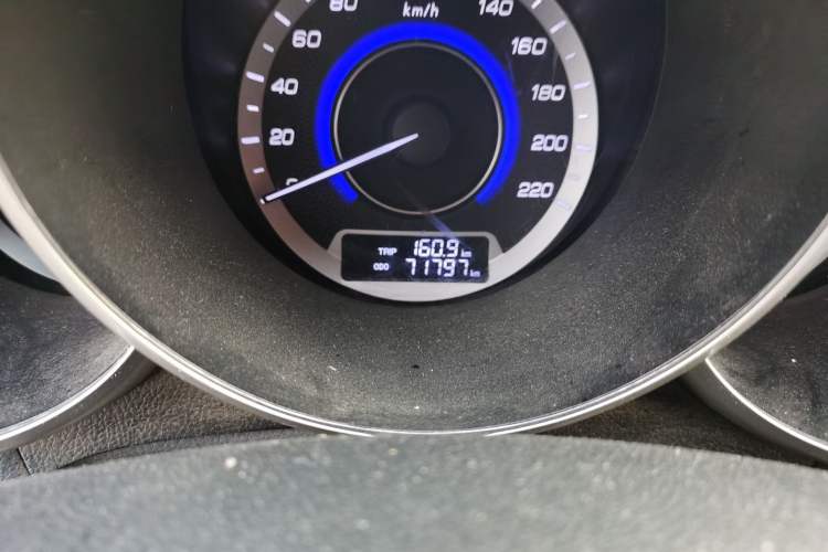 Used CHANGAN Eado 2015 1.6L Manual Luxury Model China IV Standard Odometer Close Up
