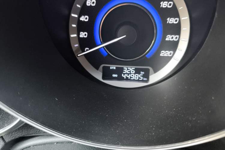 Used CHANGAN Eado 2015 1.6L Manual Luxury Model China V Standard Odometer Close Up