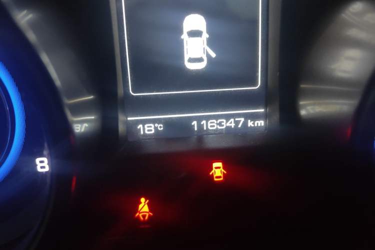 Used CHANGAN Eado 2015 1.6L Manual Luxury Model China IV Standard Odometer Close Up