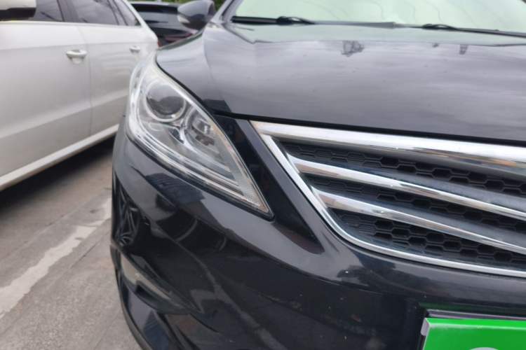 Used CHANGAN Eado 2015 1.6L Manual Luxury Model China IV Standard Right Front Headlight