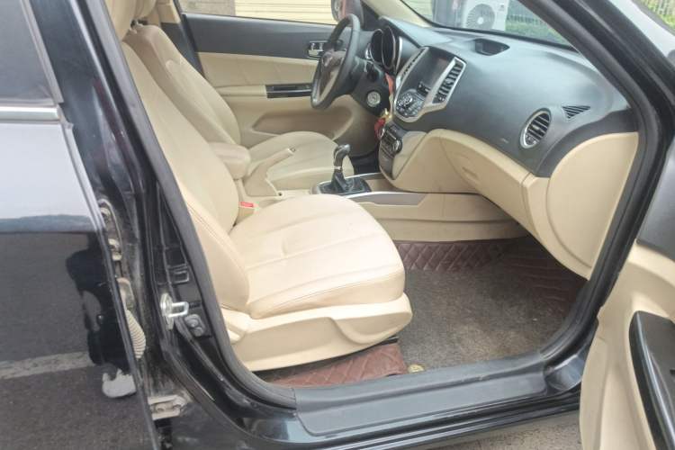 Used CHANGAN Eado 2015 1.6L Manual Luxury Model China V Standard Right Front Seat