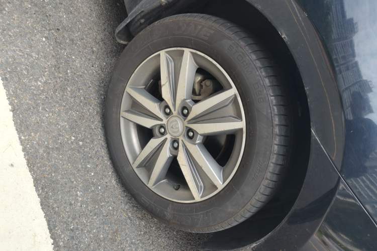 Used CHANGAN Eado 2015 1.6L Manual Luxury Model China IV Standard Right Front Wheel Hub