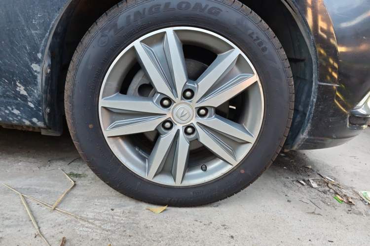 Used CHANGAN Eado 2015 1.6L Manual Flagship Model Right Front Wheel Hub