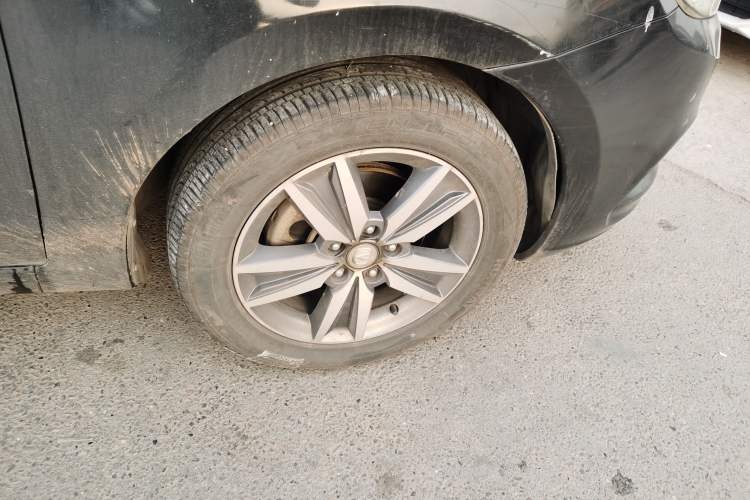 Used CHANGAN Eado 2015 1.6L Manual Luxury Model China IV Standard Right Front Wheel Hub