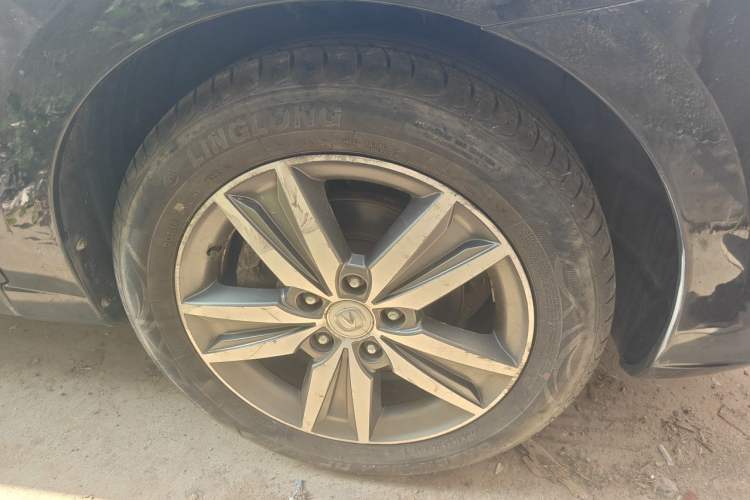 Used CHANGAN Eado 2015 1.6L Manual Luxury Model China IV Standard Right Front Wheel Hub
