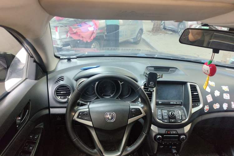 Used CHANGAN Eado 2015 1.6L Manual Luxury Model China IV Standard Steering Wheel