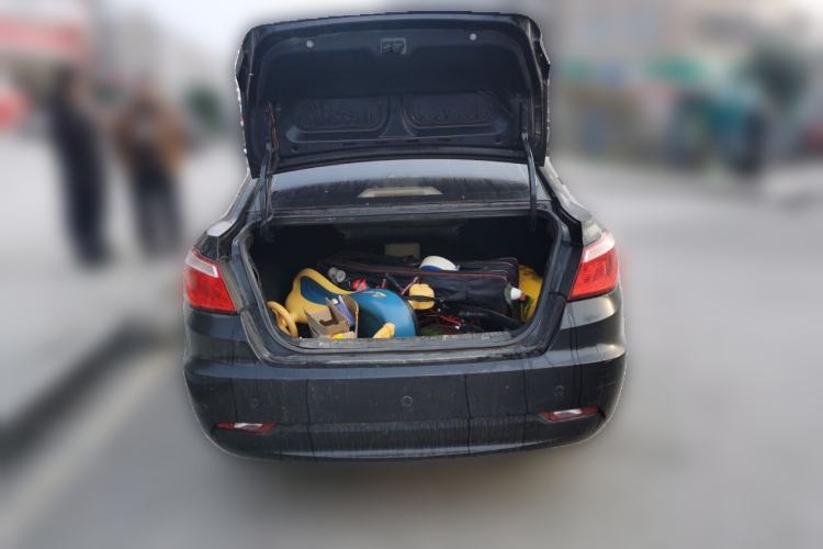 Used CHANGAN Eado 2015 1.6L Manual Luxury Model China IV Standard Trunk