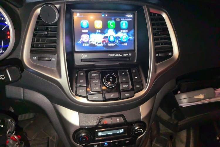 Used CHANGAN Eado 2015 1.6L Automatic Junku Model China IV Standard Audio And AC Panel