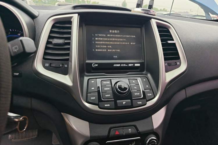Used CHANGAN Eado 2015 1.6L Automatic Junku Model China IV Standard Audio And AC Panel