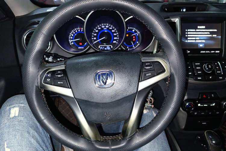 Used CHANGAN Eado 2015 1.6L Automatic Junku Model China IV Standard Steering Wheel