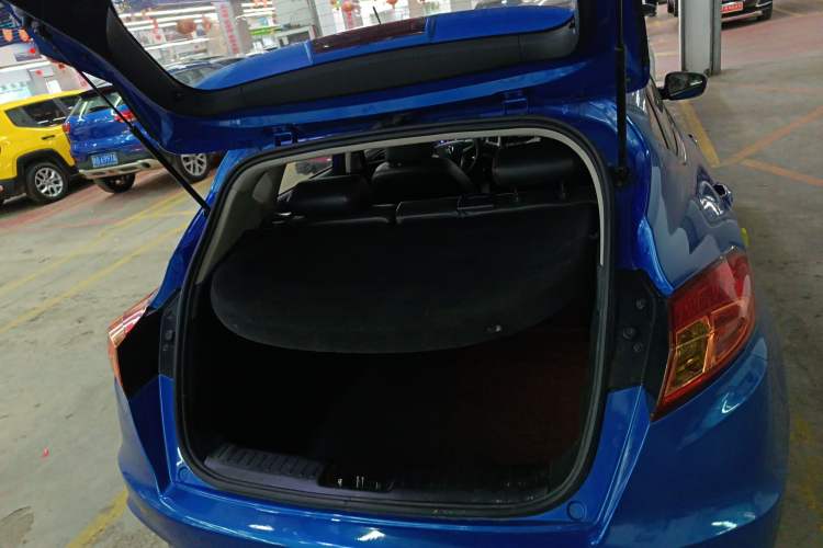 Used CHANGAN Eado 2015 1.6L Automatic Junku Model China IV Standard Trunk