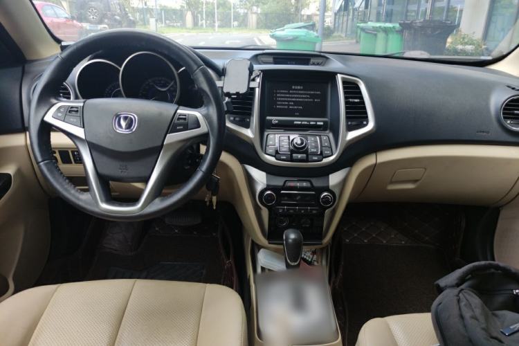 Used CHANGAN Eado 2015 1.6L Automatic Luxury Model Center Console