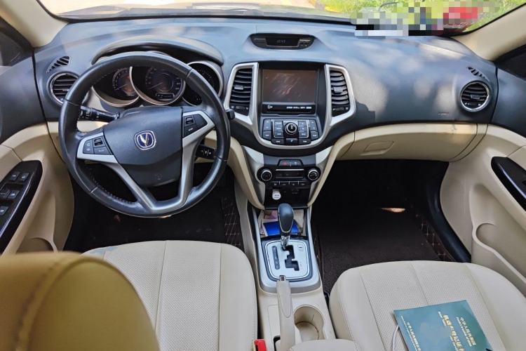 Used CHANGAN Eado 2015 1.6L Automatic Luxury Model Center Console