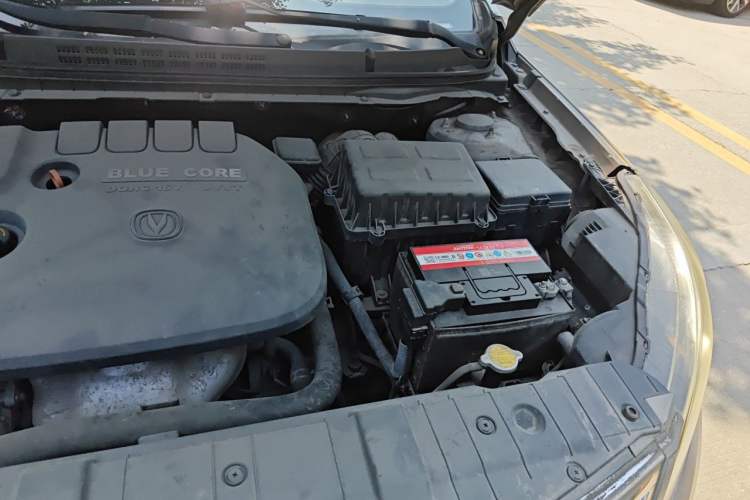 Used CHANGAN Eado 2015 1.6L Automatic Luxury Model Engine Bay Left