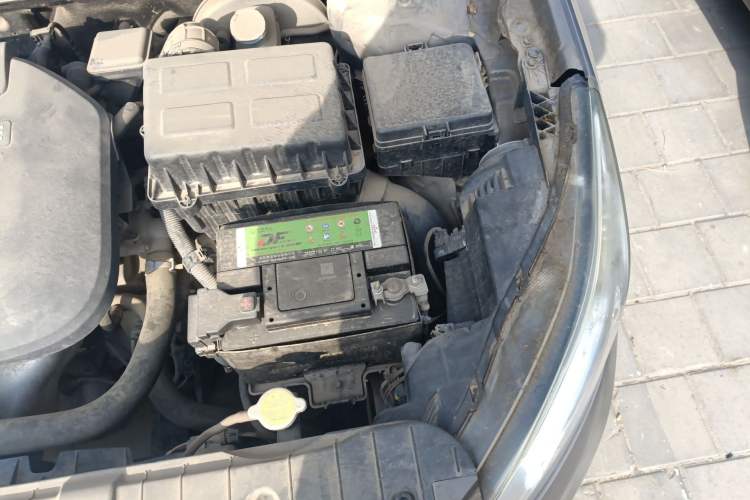 Used CHANGAN Eado 2015 1.6L Manual Luxury Model China IV Standard Engine Bay Left