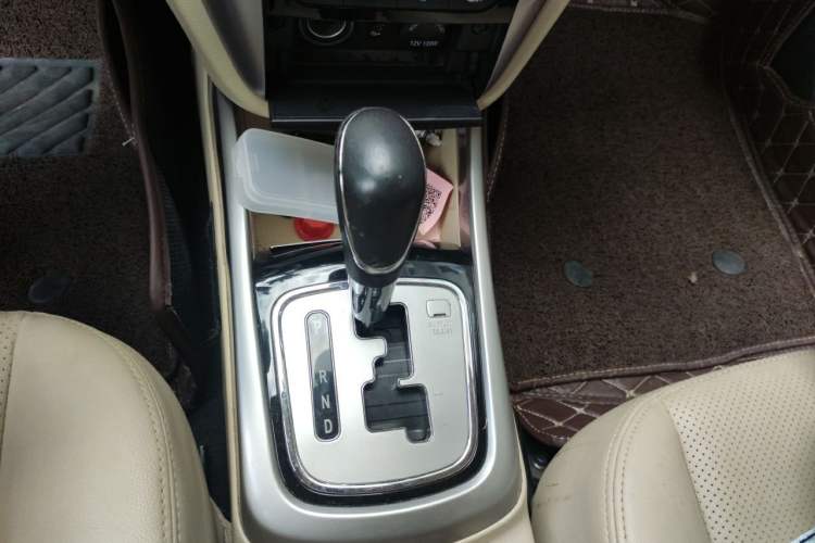 Used CHANGAN Eado 2015 1.6L Automatic Luxury Model Gear Lever