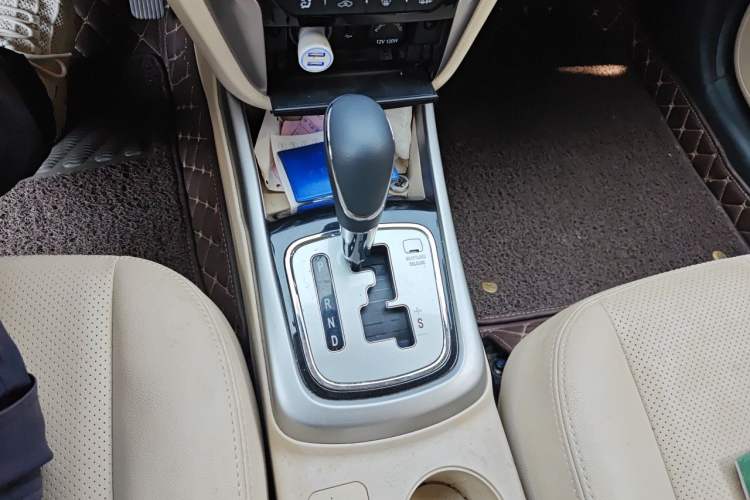 Used CHANGAN Eado 2015 1.6L Automatic Luxury Model Gear Lever