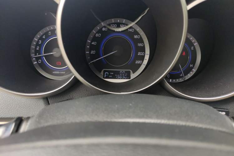 Used CHANGAN Eado 2015 1.6L Automatic Luxury Model Odometer Close Up