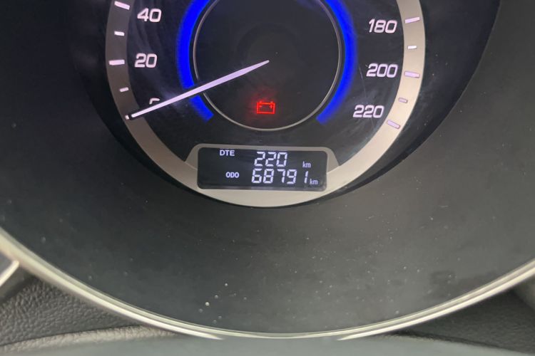 Used CHANGAN Eado 2015 1.6L Manual Luxury Model China V Standard Odometer Close Up