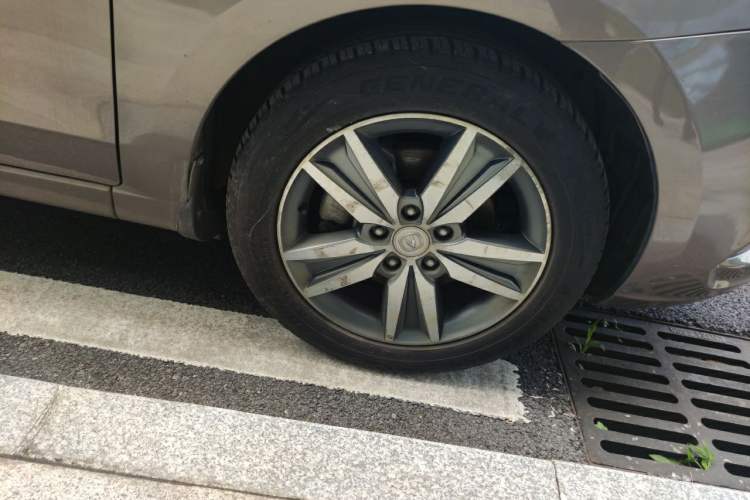 Used CHANGAN Eado 2015 1.6L Automatic Luxury Model Right Front Wheel Hub