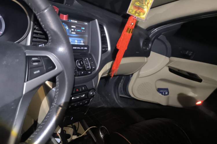 Used CHANGAN Eado 2015 1.6L Manual Luxury Model China IV Standard Audio And AC Panel
