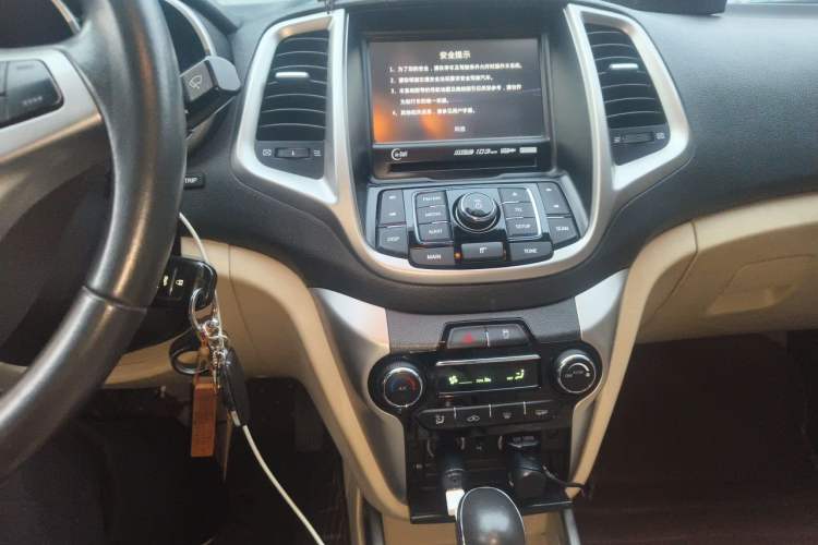 Used CHANGAN Eado 2015 1.6L Automatic Luxury Model Audio And AC Panel
