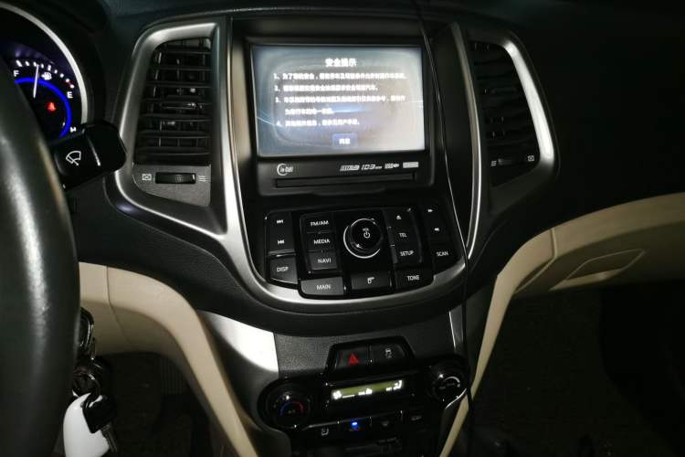 Used CHANGAN Eado 2015 1.6L Automatic Luxury Model Audio And AC Panel