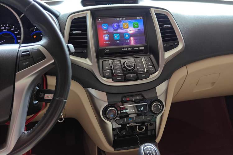 Used CHANGAN Eado 2015 1.6L Manual Luxury Model China V Standard Audio And AC Panel
