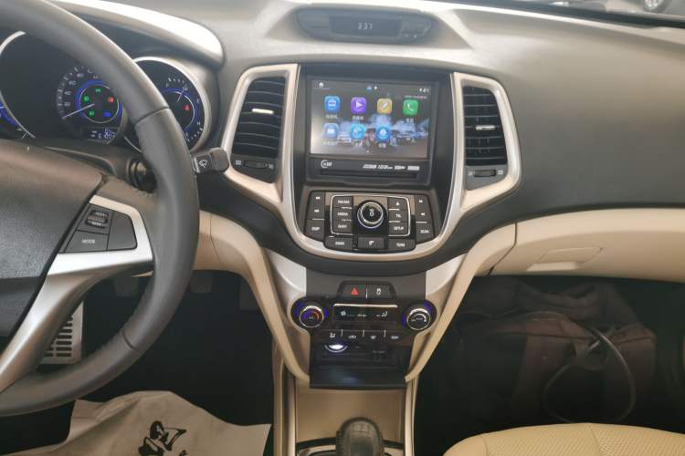 Used CHANGAN Eado 2015 1.6L Manual Luxury Model China V Standard Audio And AC Panel