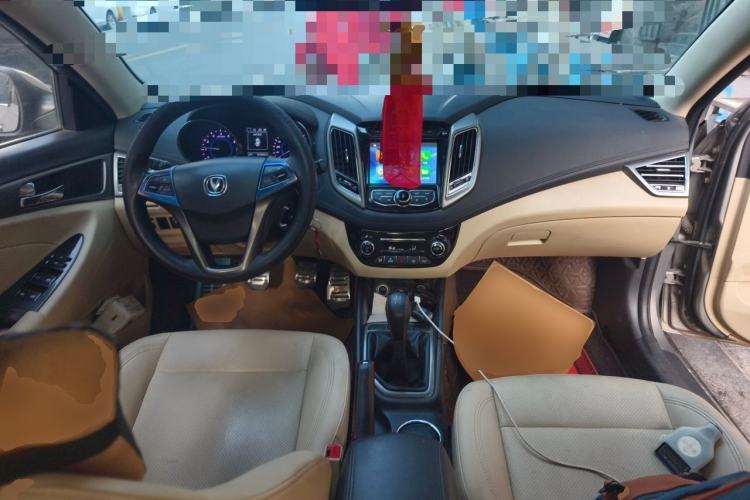 Used CHANGAN Eado 2015 1.6L Manual Luxury Model China V Standard Center Console