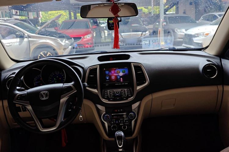Used CHANGAN Eado 2015 1.6L Manual Luxury Model China V Standard Center Console