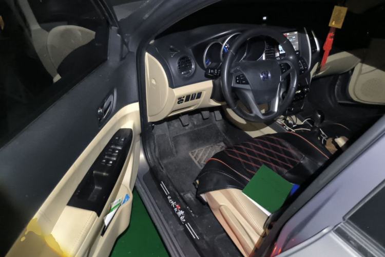 Used CHANGAN Eado 2015 1.6L Manual Luxury Model China IV Standard Driver Seat