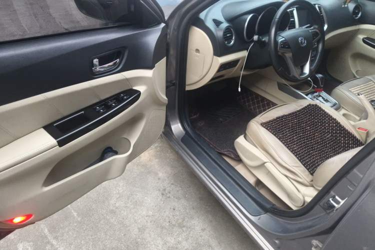 Used CHANGAN Eado 2015 1.6L Automatic Luxury Model Driver Seat