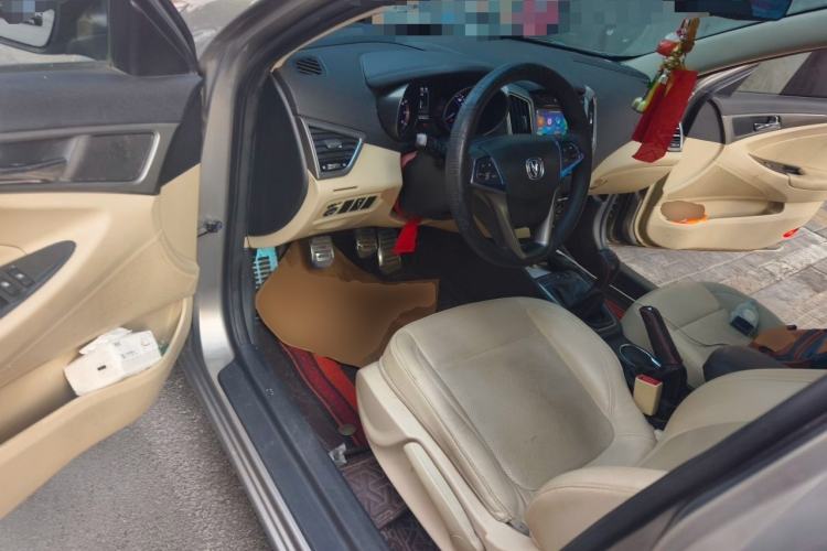 Used CHANGAN Eado 2015 1.6L Manual Luxury Model China V Standard Driver Seat