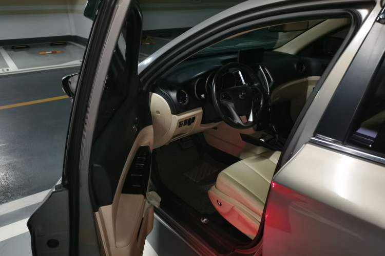 Used CHANGAN Eado 2015 1.6L Automatic Luxury Model Driver Seat
